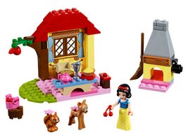 10738 - Snow White's Forest Cottage