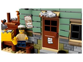 21310 - Old Fishing Store