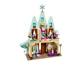 41068 - Arendelle Castle Celebration