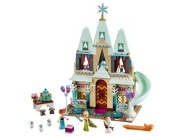 41068 - Arendelle Castle Celebration