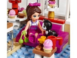 41119 - Heartlake Cupcake Café