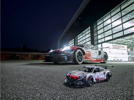 42096 - Porsche 911 RSR